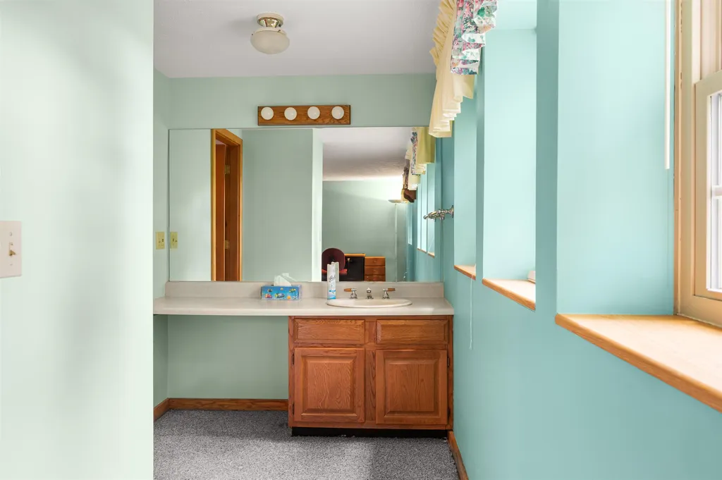 6 Hidden Cove Laconia NH 03246