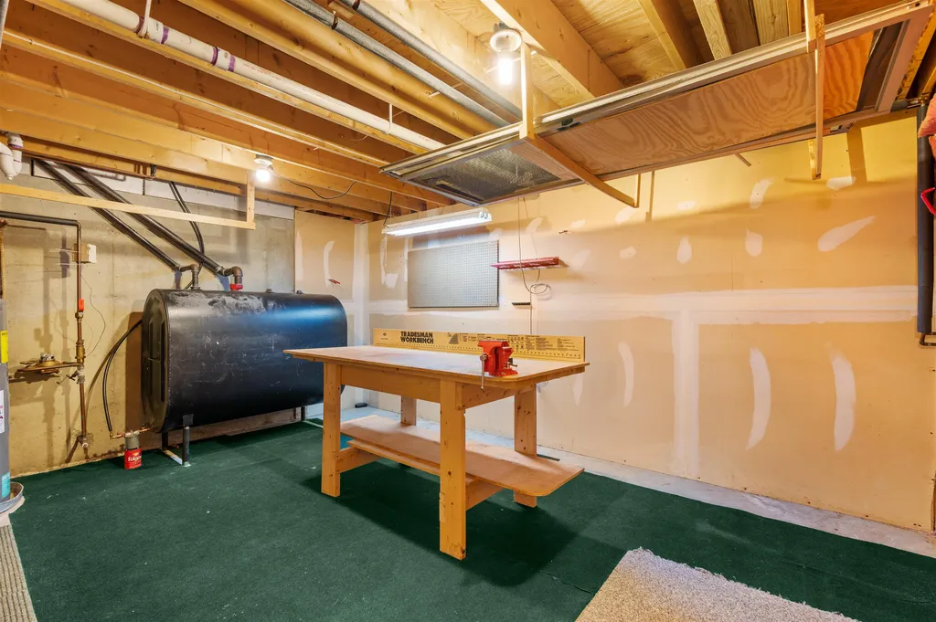 6 Hidden Cove Laconia NH 03246