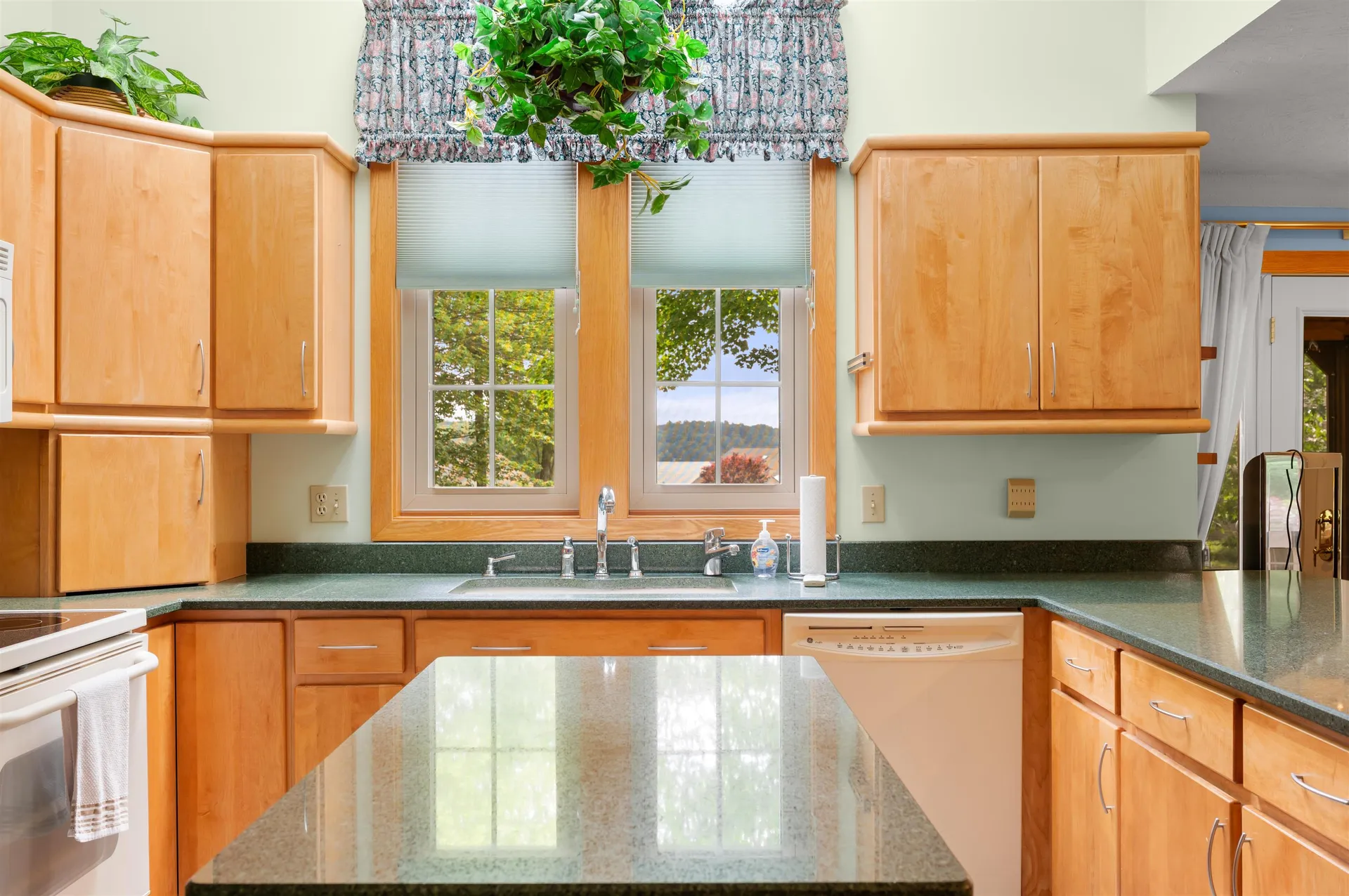 6 Hidden Cove Laconia NH 03246