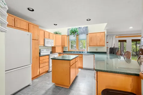 6 Hidden Cove Laconia NH 03246