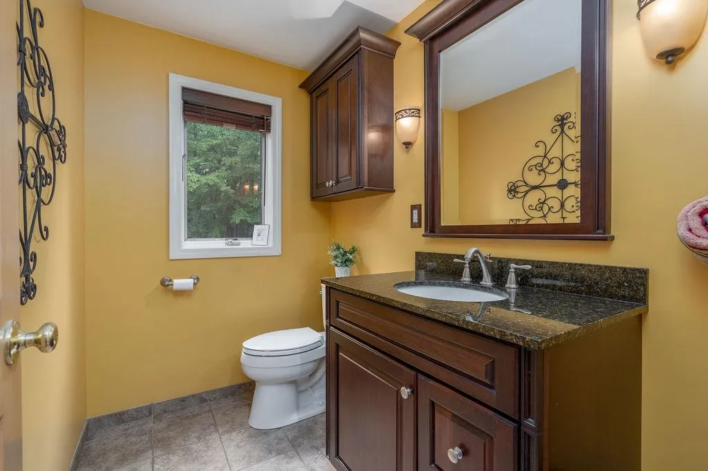 149 Mountain View Road Deerfield NH 03037