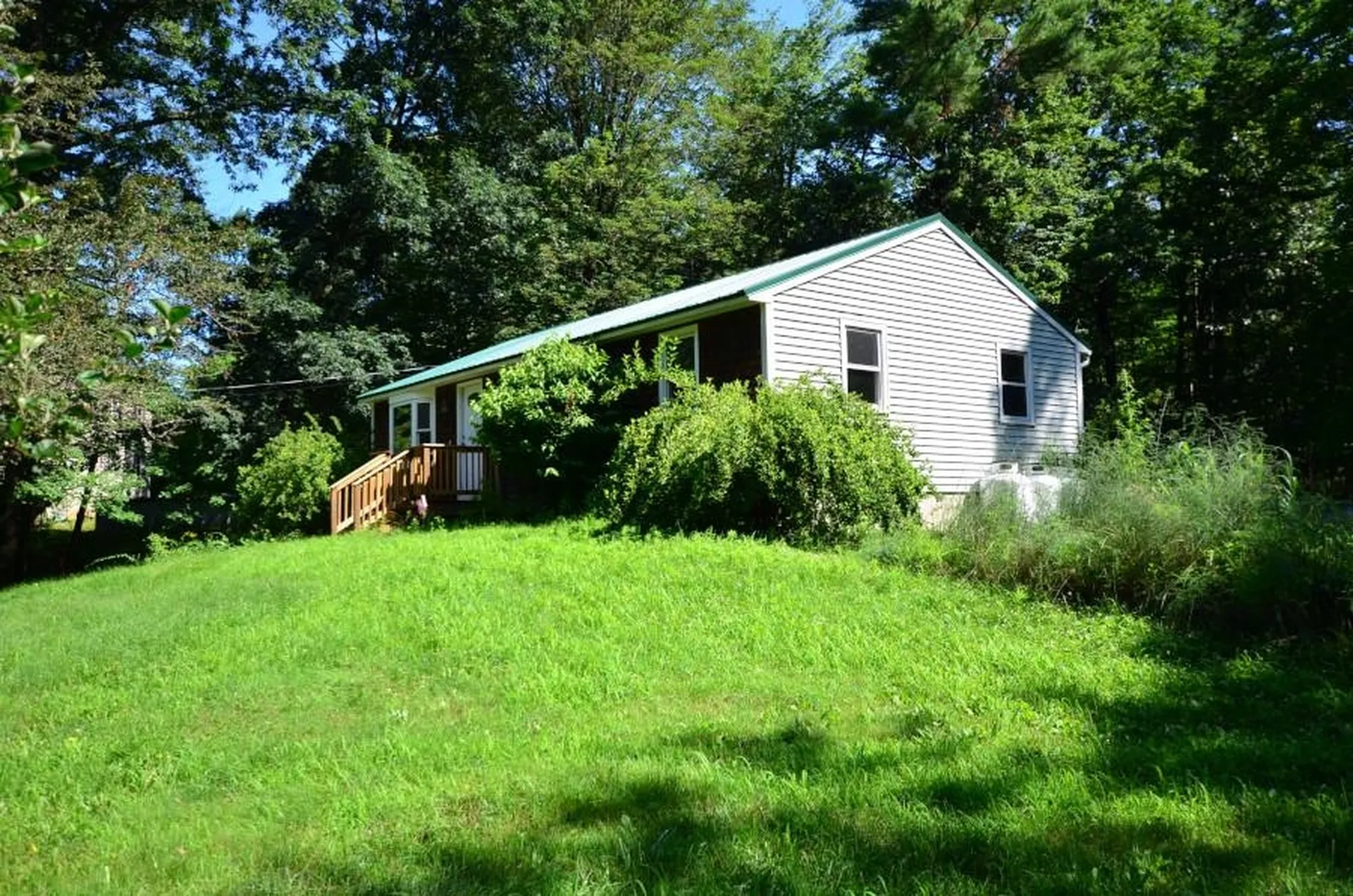 20 Olesen Road Derry NH 03038
