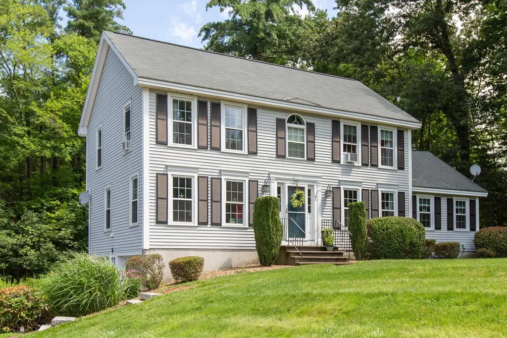 13 Ballard Lane Salem NH 03079