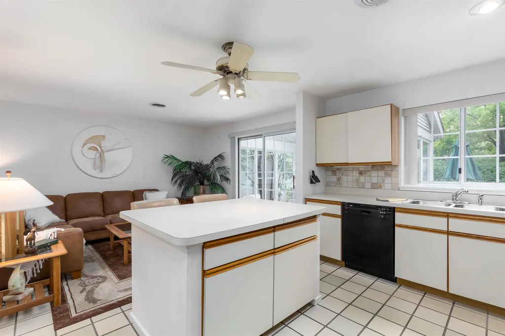 24 Oakbeach Drive Burlington VT 05401