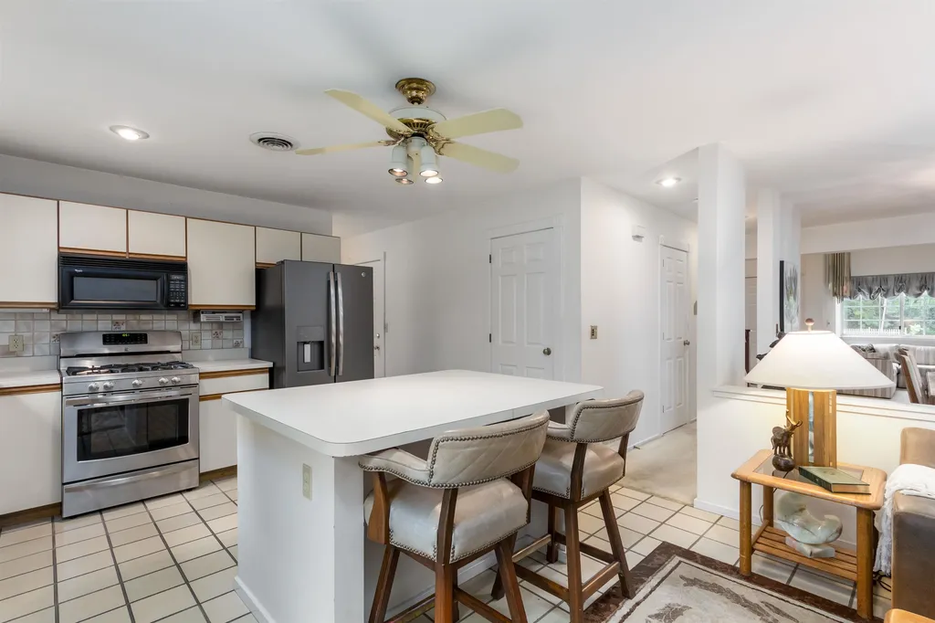 24 Oakbeach Drive Burlington VT 05401
