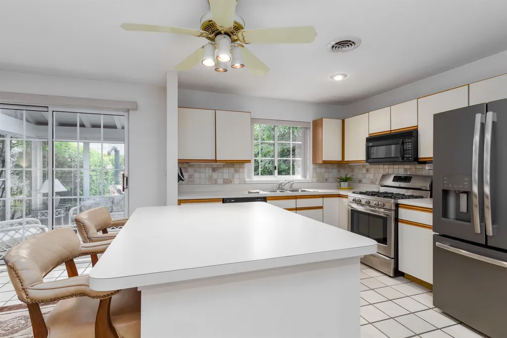 24 Oakbeach Drive Burlington VT 05401