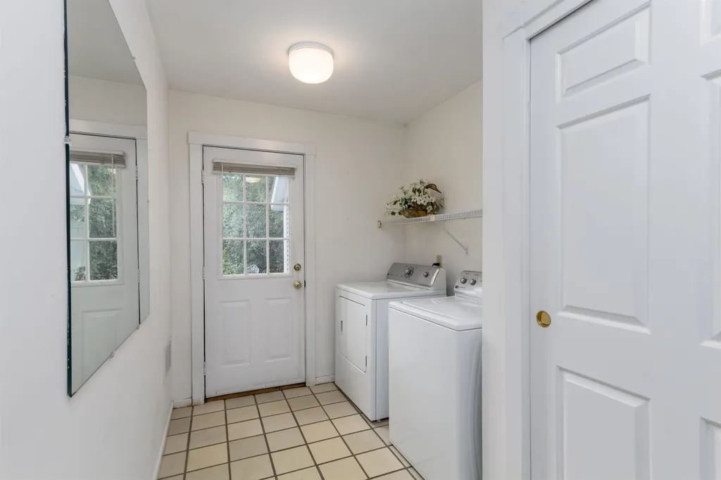 24 Oakbeach Drive Burlington VT 05401