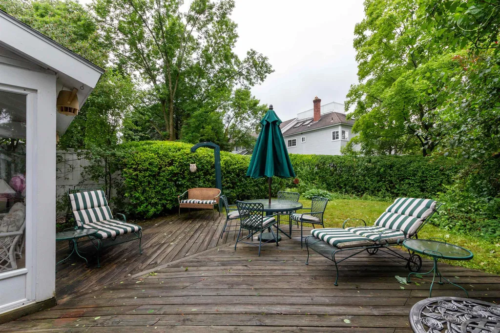 24 Oakbeach Drive Burlington VT 05401