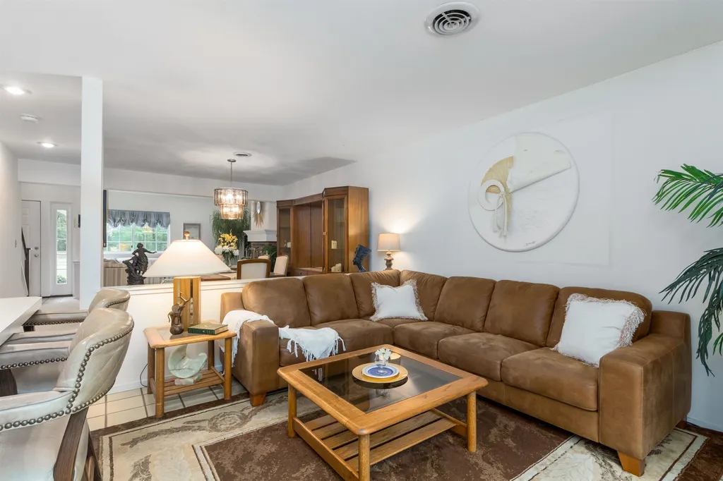 24 Oakbeach Drive Burlington VT 05401