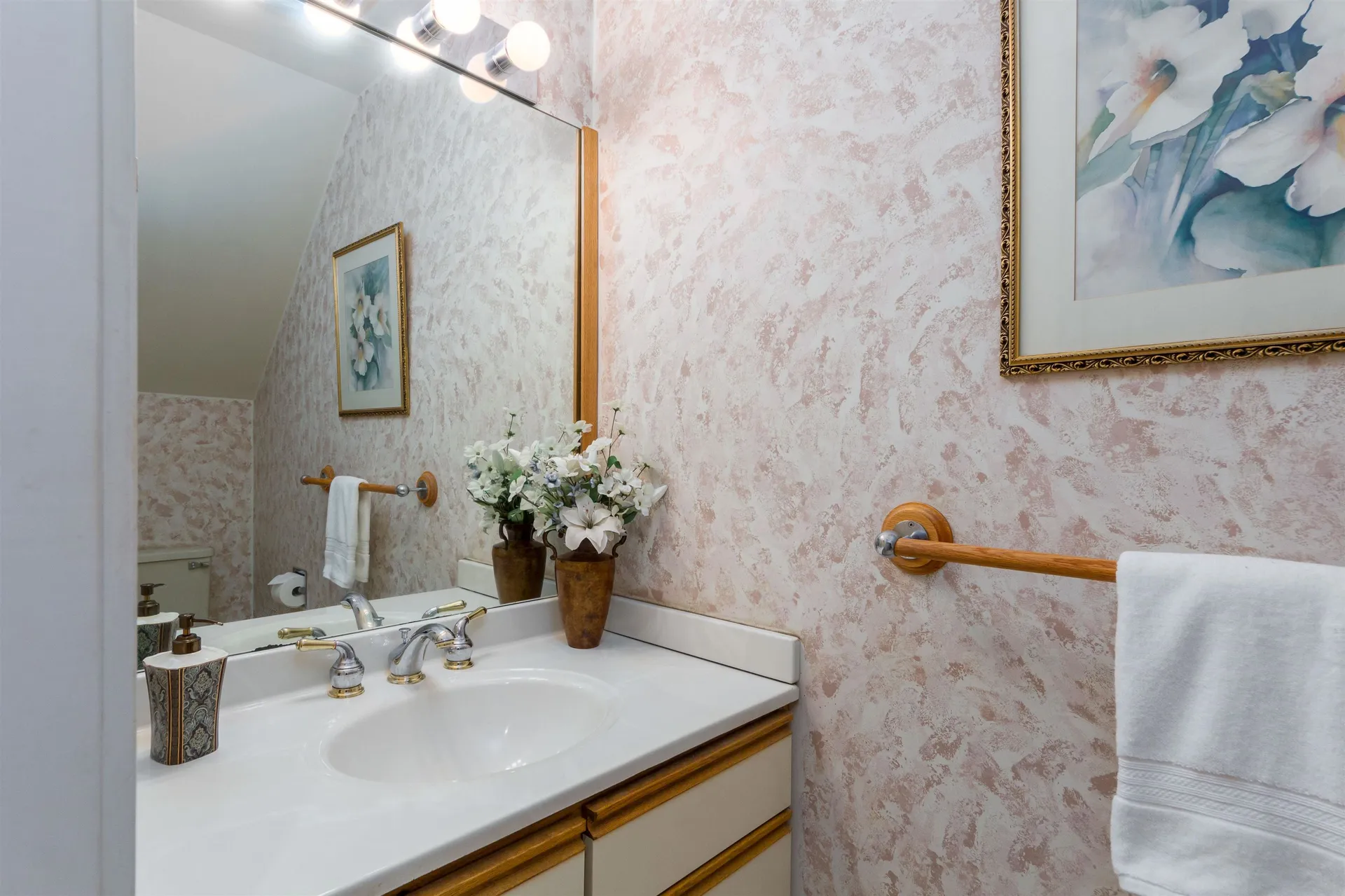 24 Oakbeach Drive Burlington VT 05401