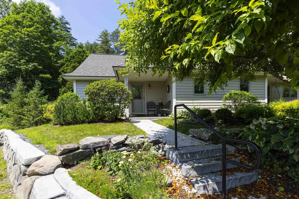 52 Azalea Circle Hartford VT 05001