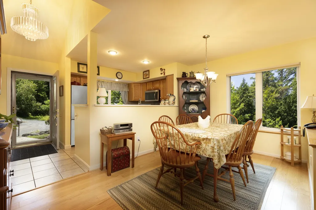 52 Azalea Circle Hartford VT 05001