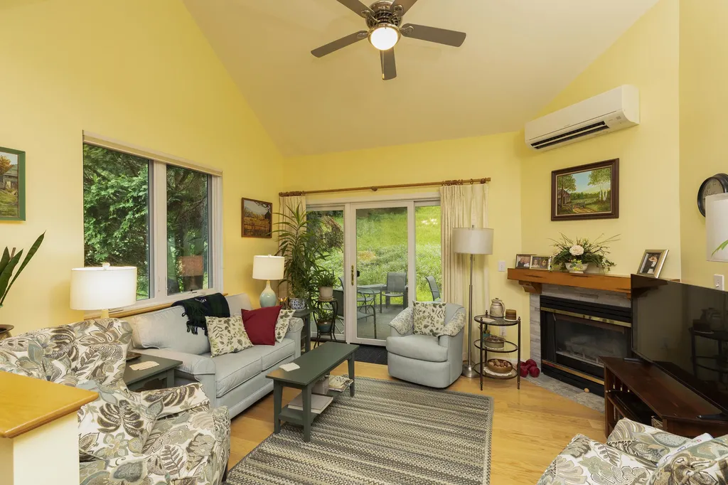52 Azalea Circle Hartford VT 05001