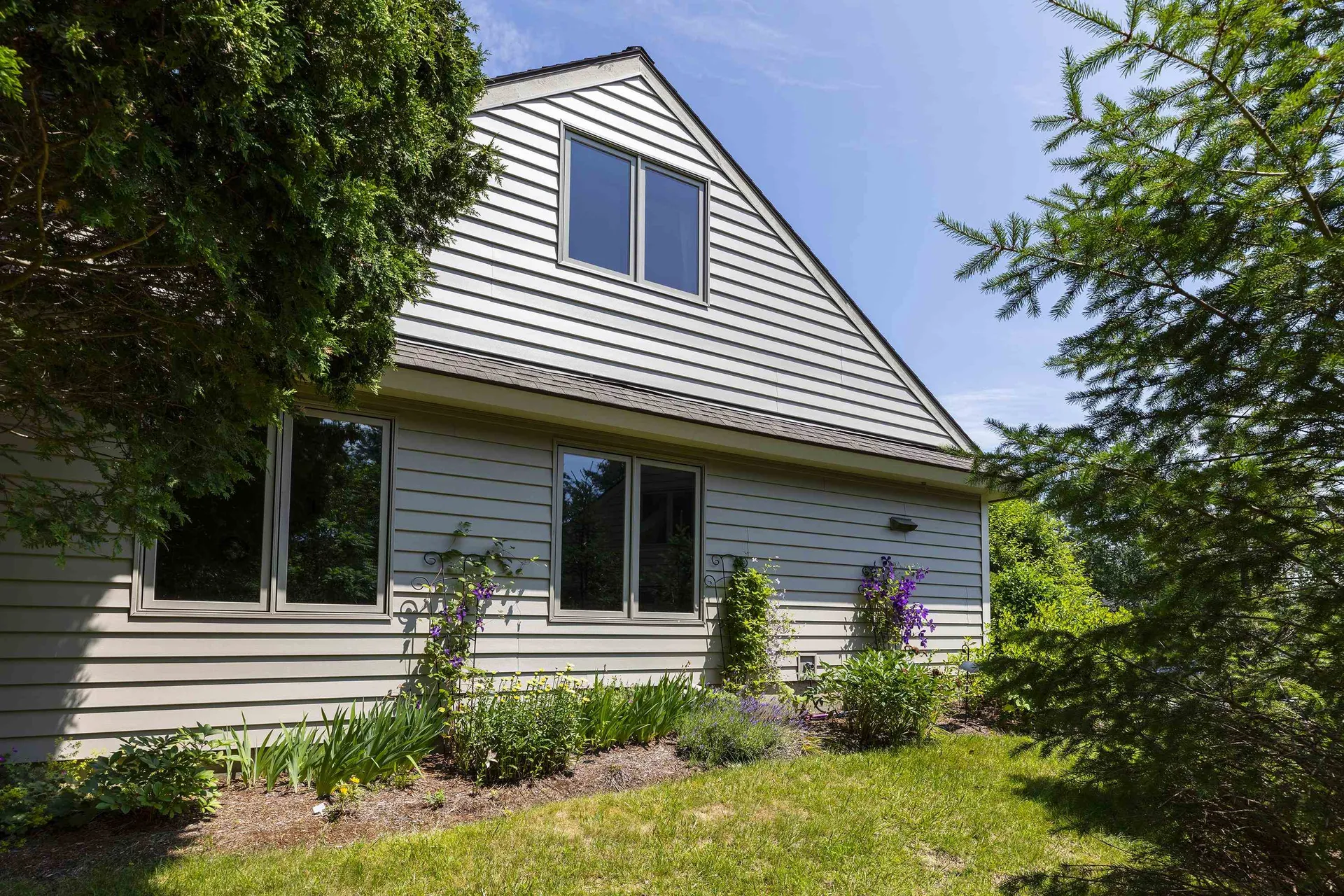 52 Azalea Circle Hartford VT 05001