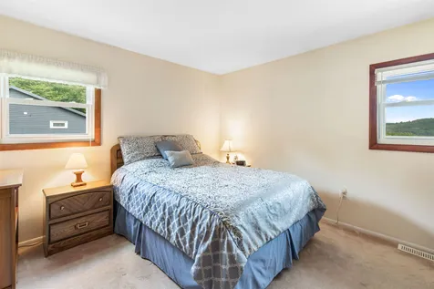 25 Thayer Ridge Road Brattleboro VT 05301