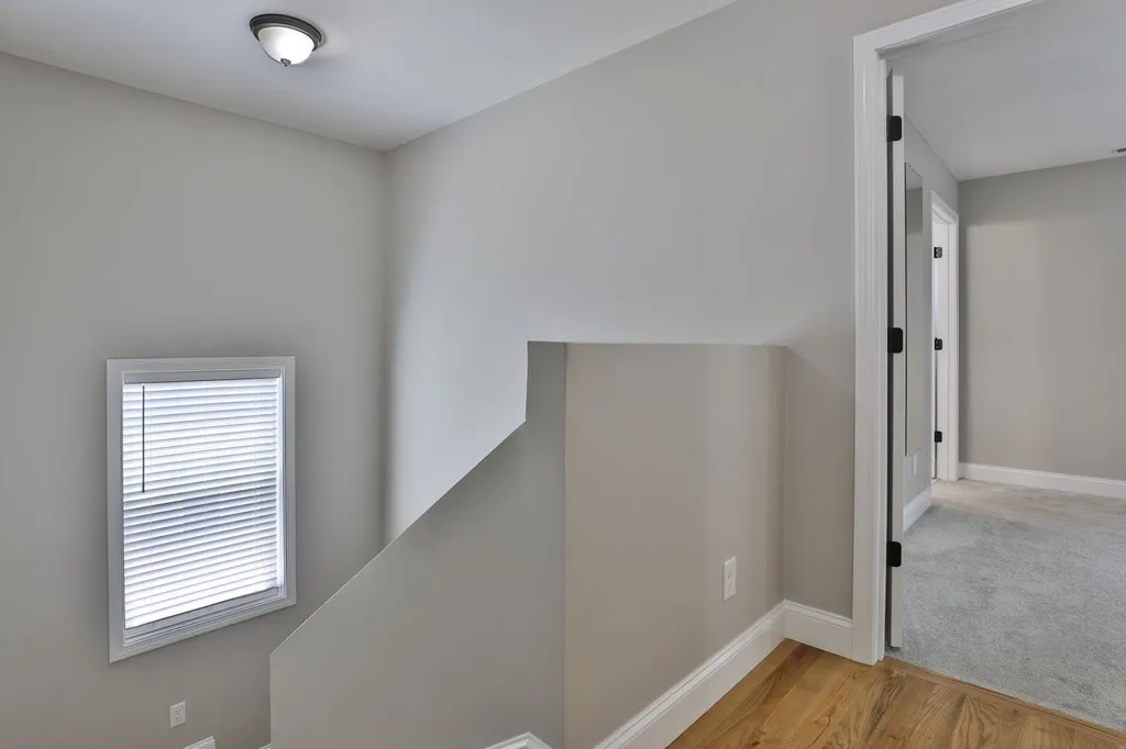 7 Horizon Drive Londonderry NH 03053