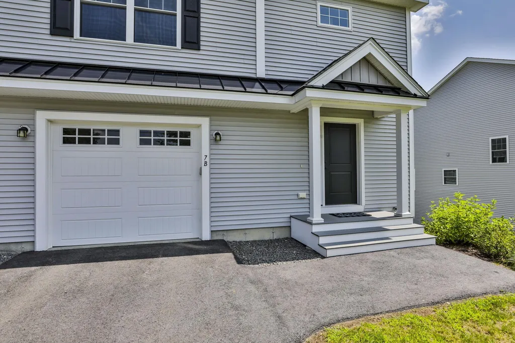 7 Horizon Drive Londonderry NH 03053