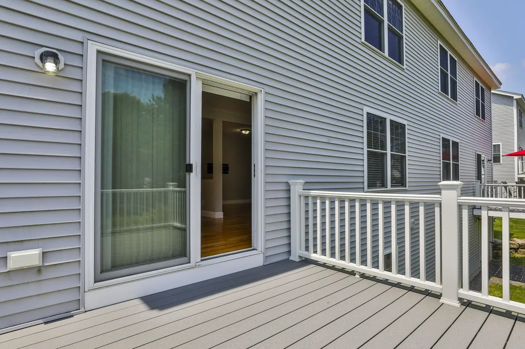7 Horizon Drive Londonderry NH 03053