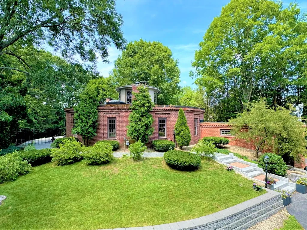 16 Birchwood Place Dover NH 03820