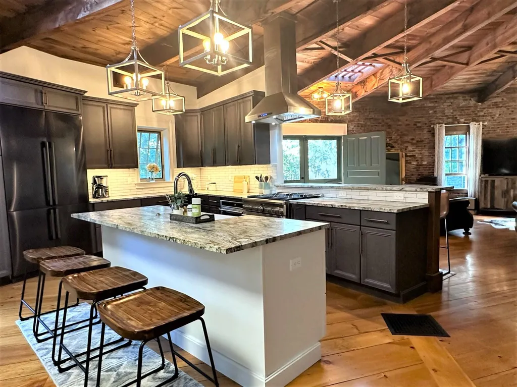 16 Birchwood Place Dover NH 03820