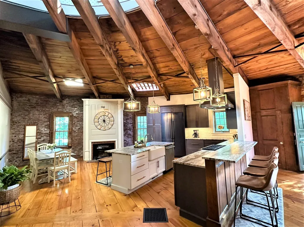 16 Birchwood Place Dover NH 03820