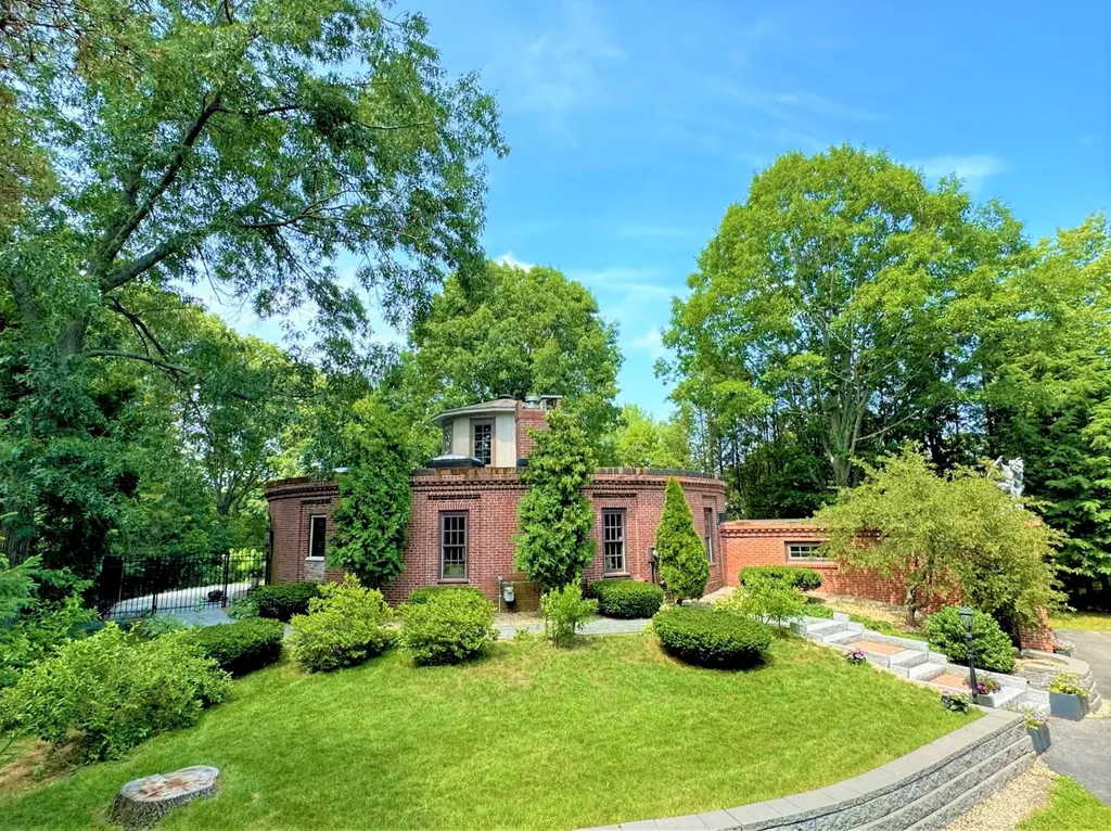 16 Birchwood Place Dover NH 03820