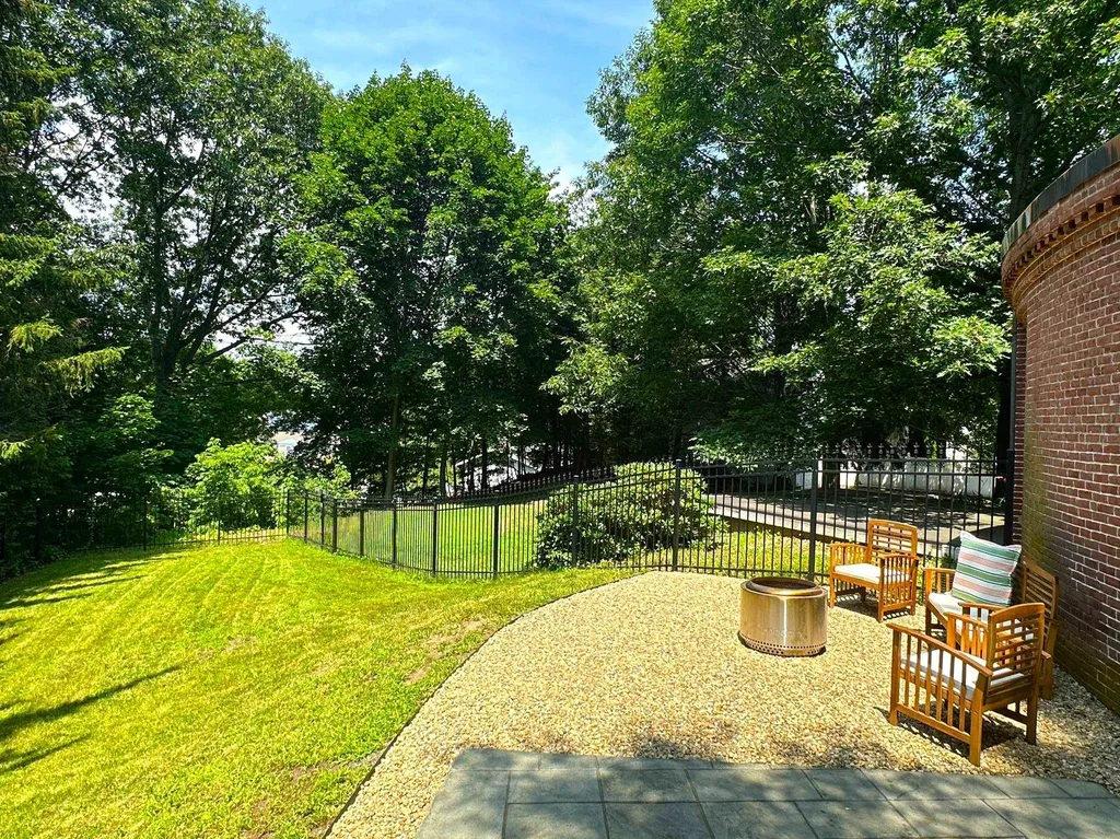 16 Birchwood Place Dover NH 03820