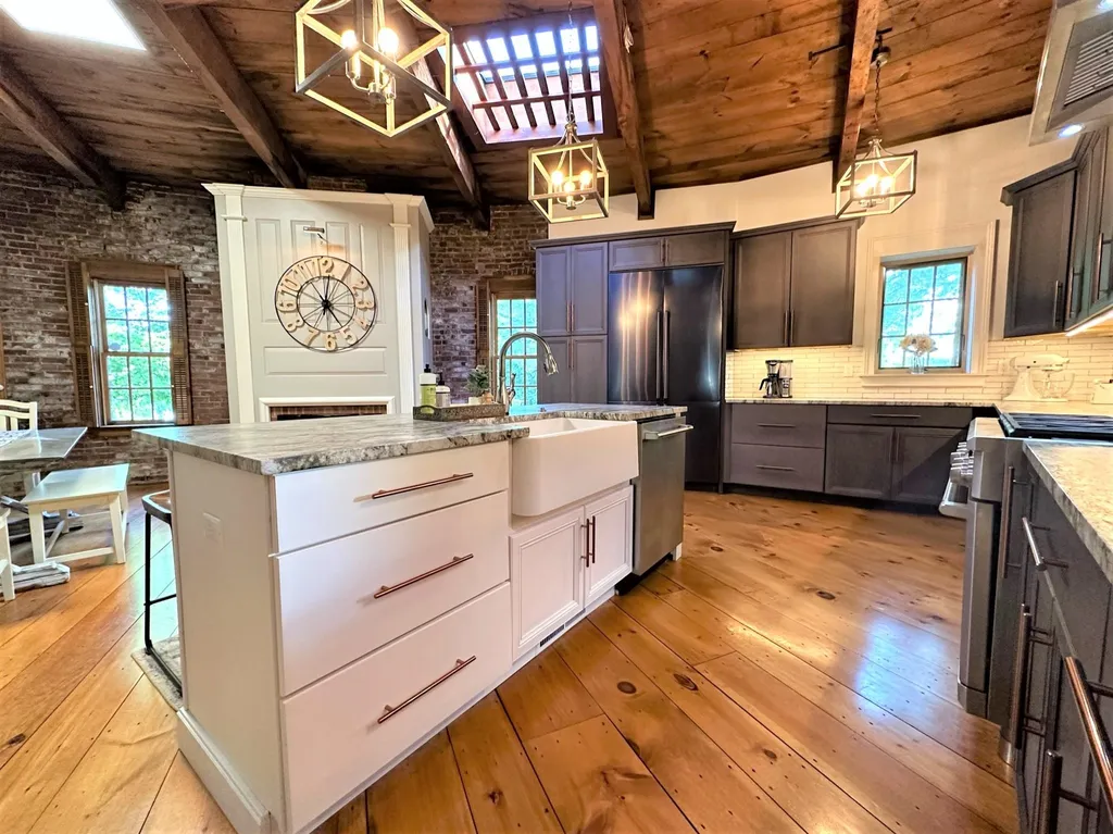 16 Birchwood Place Dover NH 03820