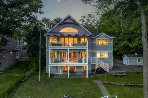 15 Wentworth Way Alton NH 03810