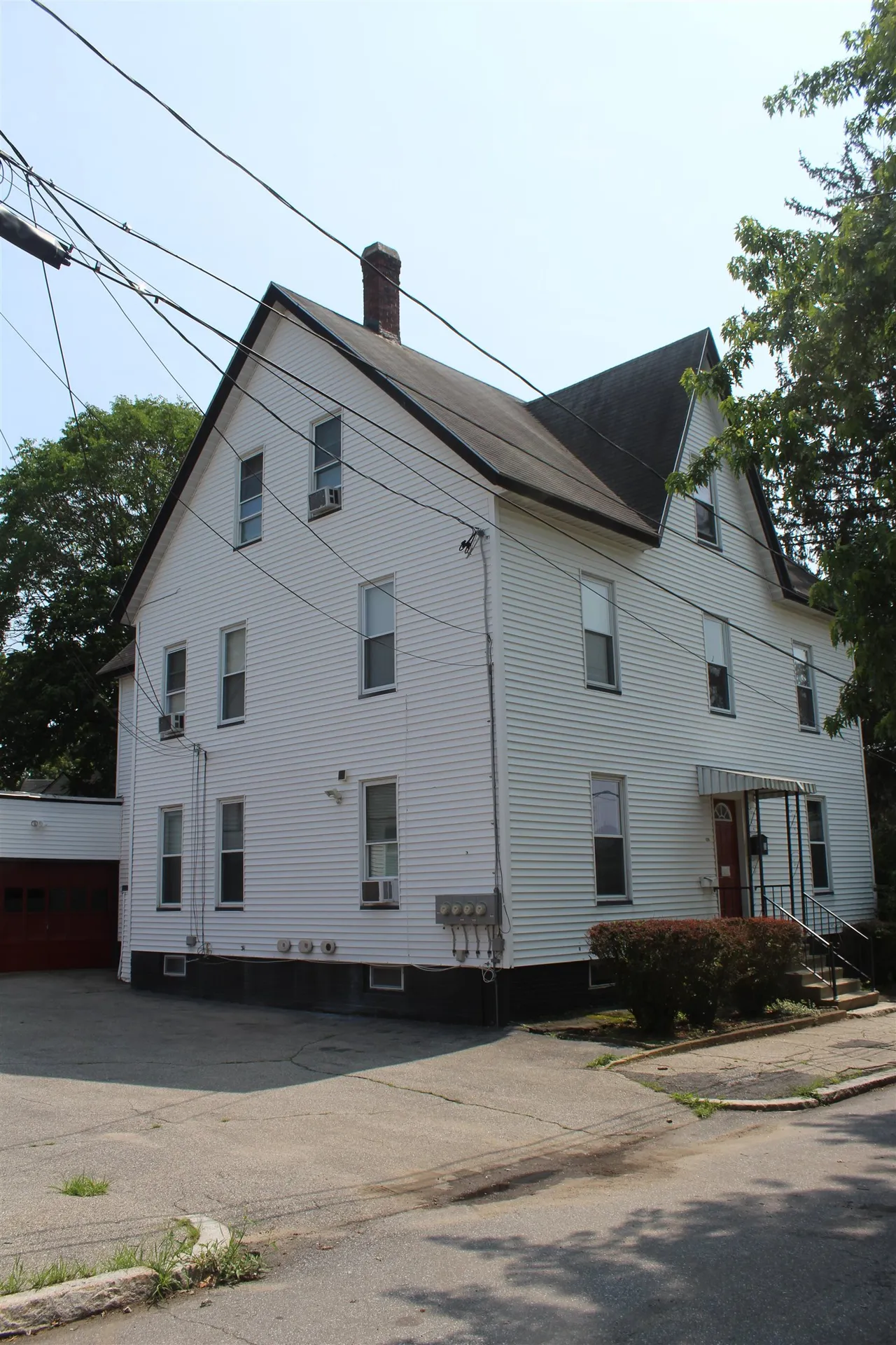 579 Lincoln Street Manchester NH 03104