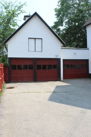 579 Lincoln Street Manchester NH 03104