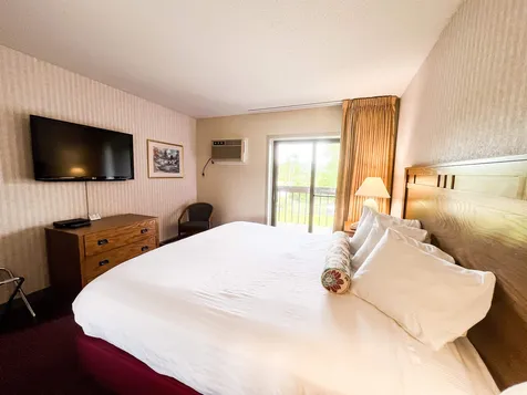 17 Harris Shore Road Gilford NH 03249