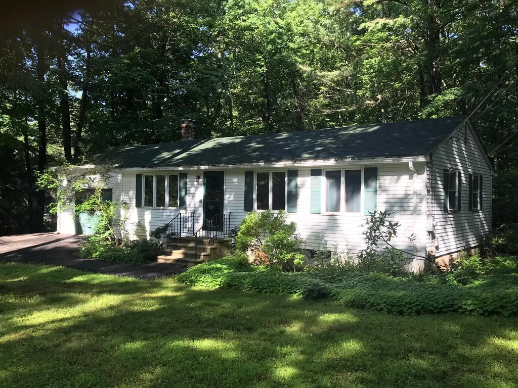 19 Port Wedeln Road Wolfeboro NH 03894