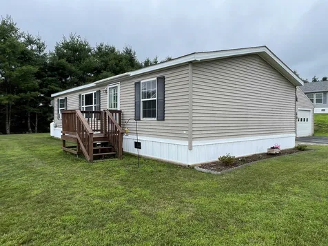 7 Glen Way Newport NH 03773