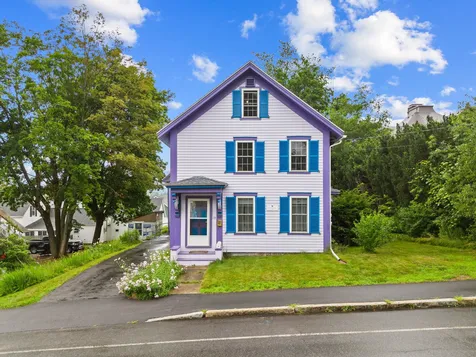 89 Main Street Pittsfield NH 03263
