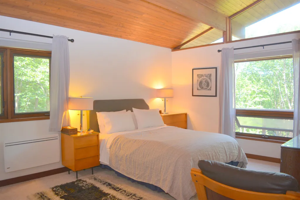 416 Road Round The Lake Grantham NH 03753