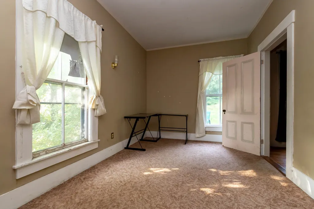 9 S Mast Street Goffstown NH 03045