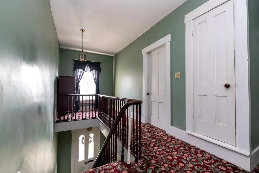 9 S Mast Street Goffstown NH 03045