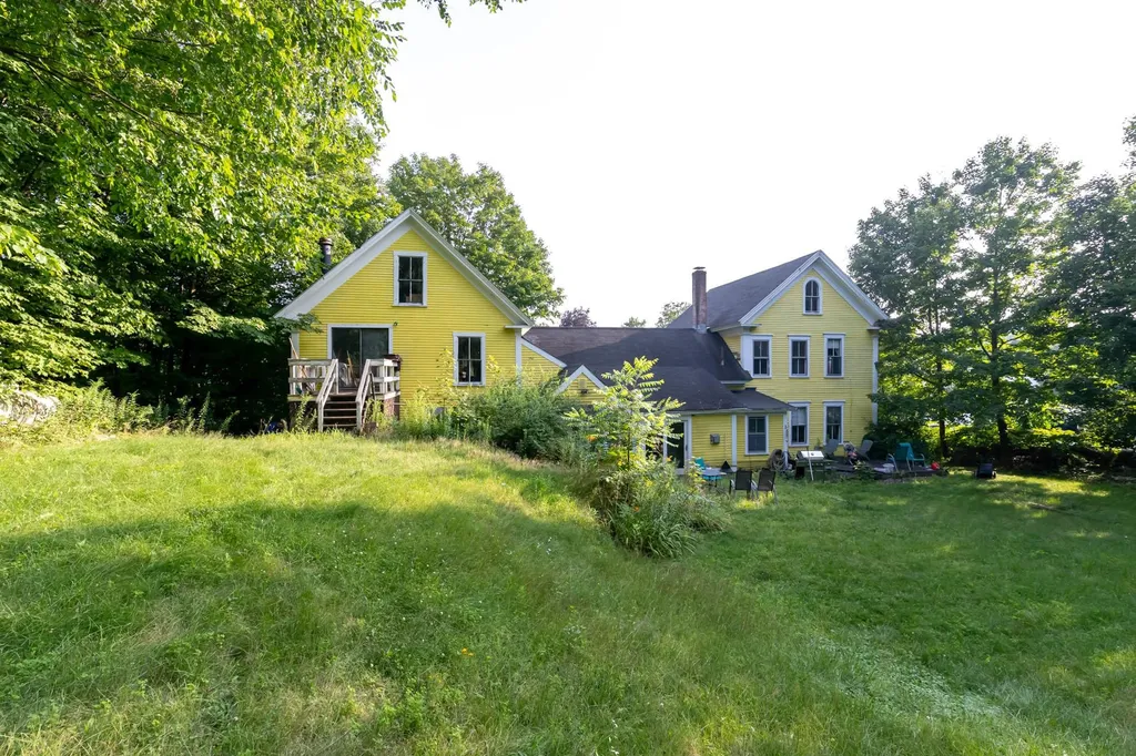 9 S Mast Street Goffstown NH 03045