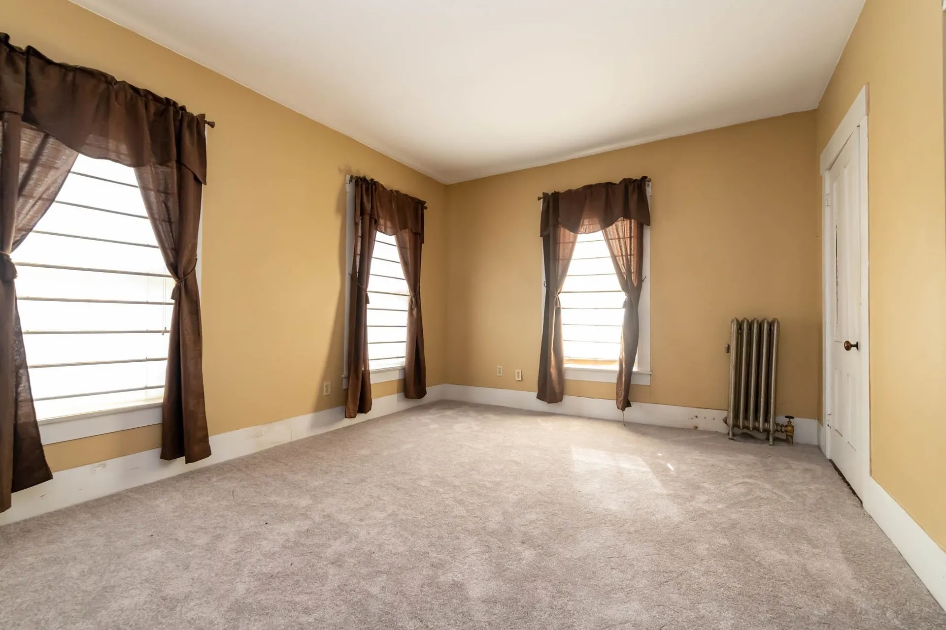 9 S Mast Street Goffstown NH 03045