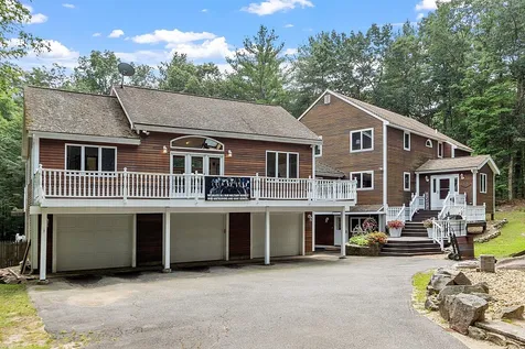 21 Victoria Drive Londonderry NH 03053