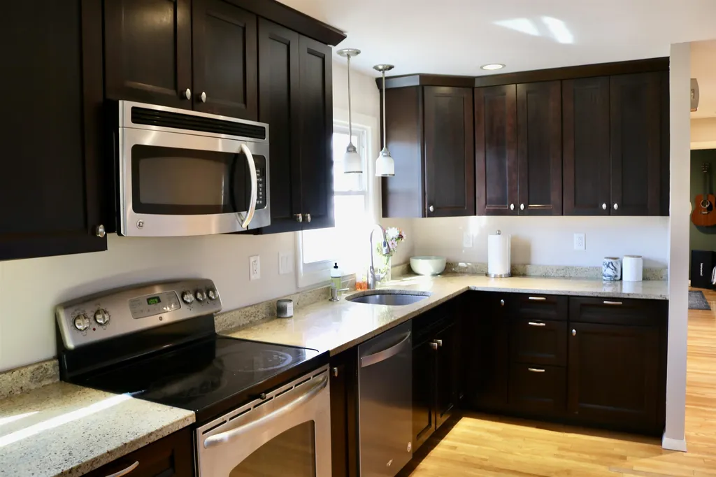 76 Suzanne Drive Portsmouth NH 03801