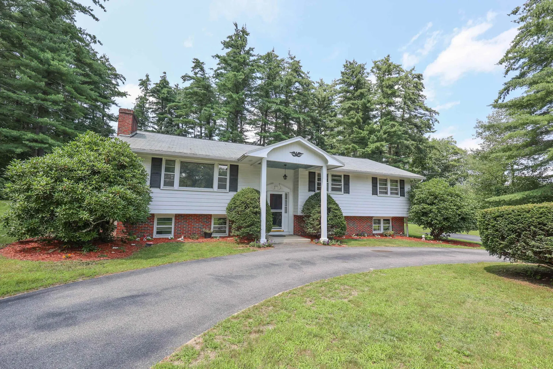 1 Melody Lane Londonderry NH 03053
