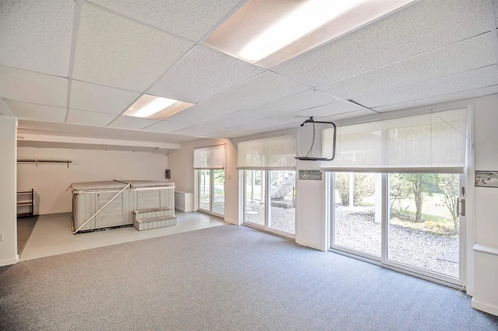 93 Brady Avenue Salem NH 03079
