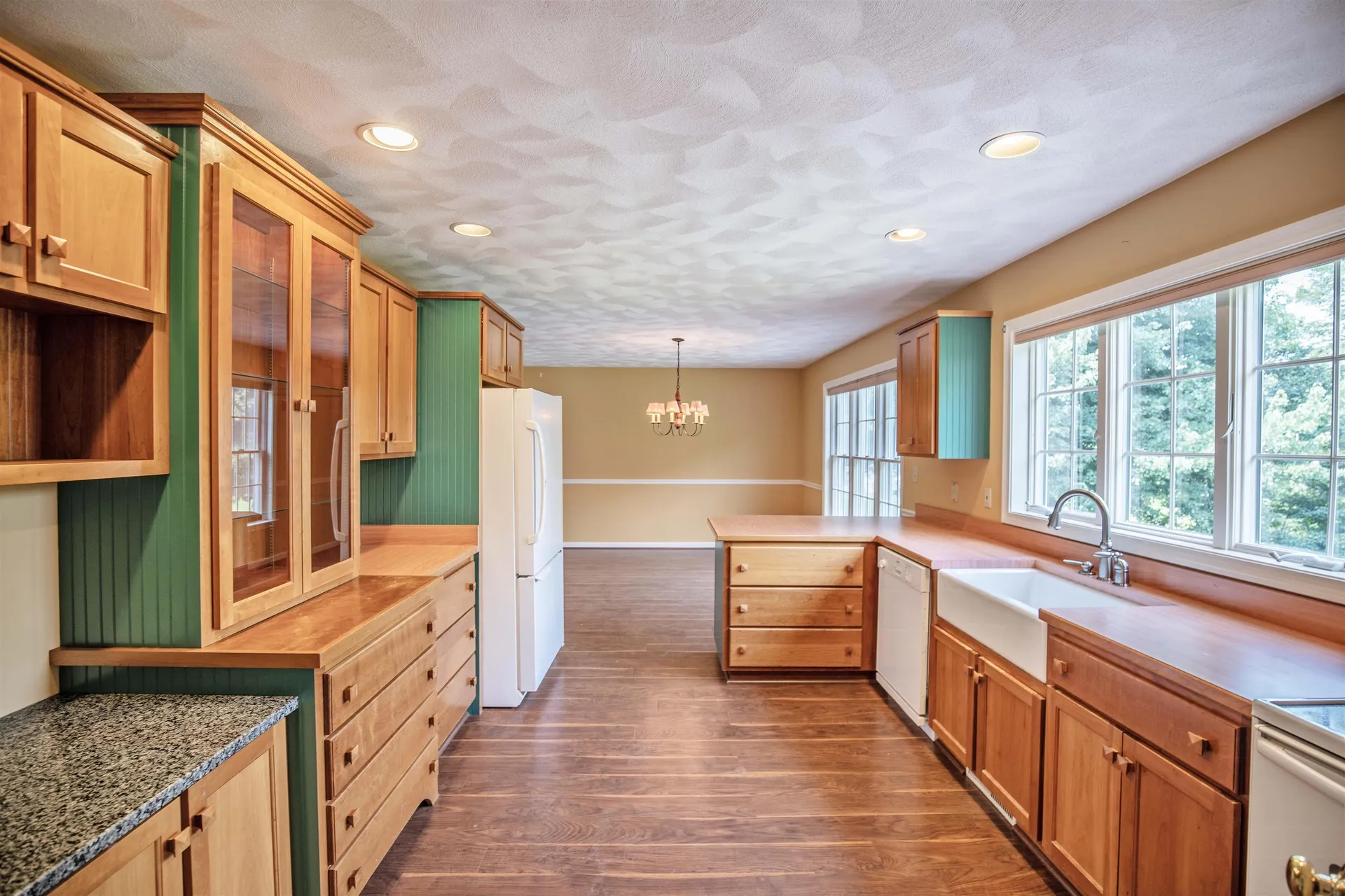 93 Brady Avenue Salem NH 03079