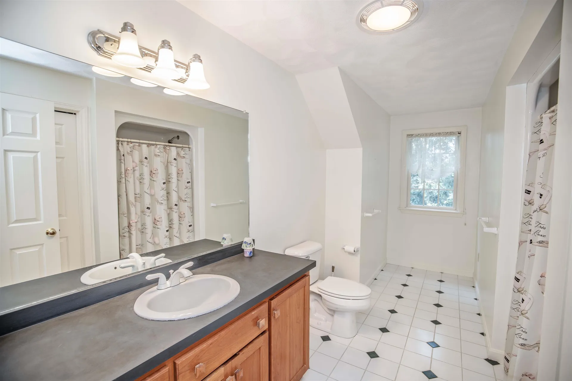 93 Brady Avenue Salem NH 03079