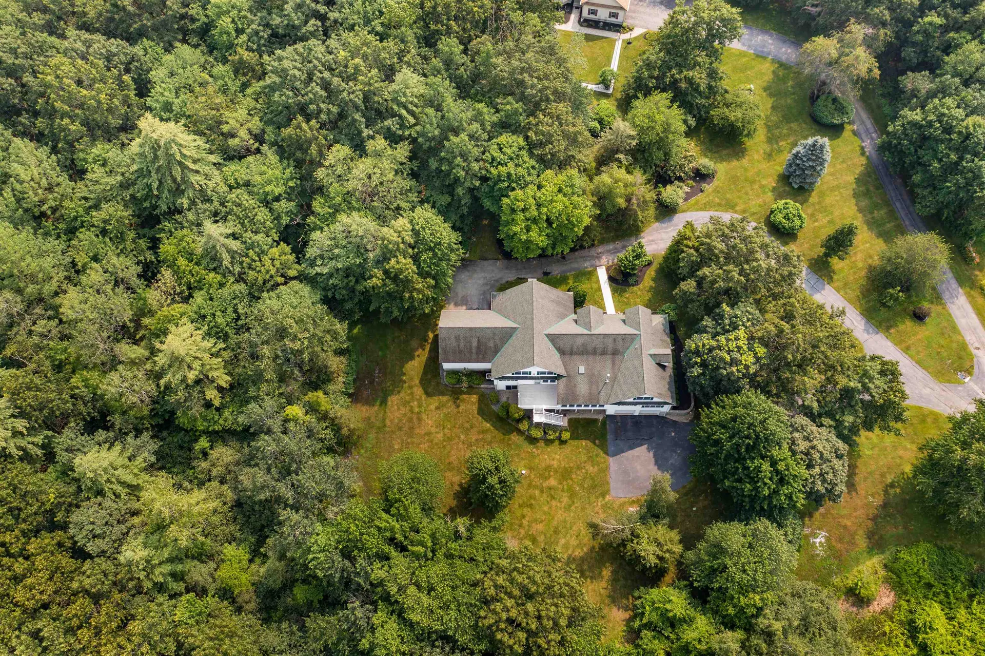 93 Brady Avenue Salem NH 03079