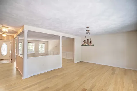 93 Brady Avenue Salem NH 03079