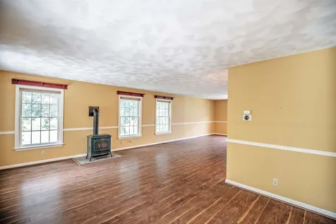93 Brady Avenue Salem NH 03079