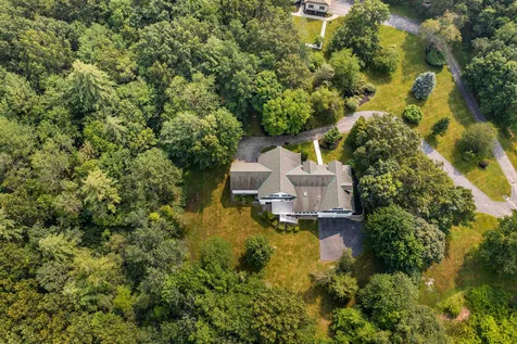 93 Brady Avenue Salem NH 03079